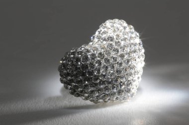 7 Eylül 2012 Elmaslı gümüş yüzük, Mücevherli yüzük