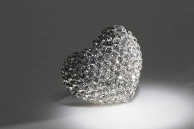 7 Eylül 2012 Elmaslı gümüş yüzük, Mücevherli yüzük