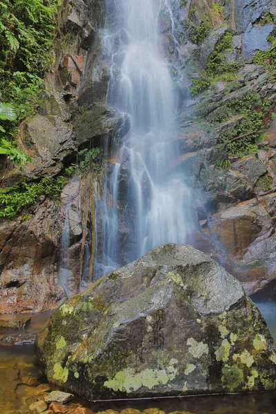 Ng Tung Chai Waterfalls, water flowing from a mountain