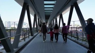 HK şehir merkezindeki modern yaya geçidi 22 Ocak 2023