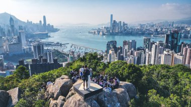 Group of school with teacher on field trip 9 Nov 2022