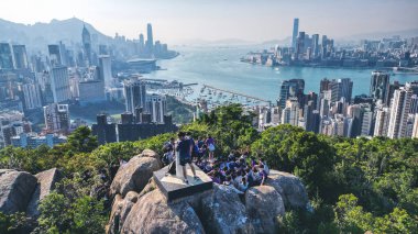 Group of school with teacher on field trip 9 Nov 2022
