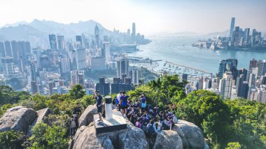 Group of school with teacher on field trip 9 Nov 2022