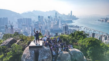 Group of school with teacher on field trip 9 Nov 2022