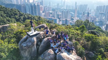 Group of school with teacher on field trip 9 Nov 2022