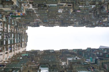 27 Nisan 2013 Canavar Binası Cephesi Hong Kong, Quarry Körfezi