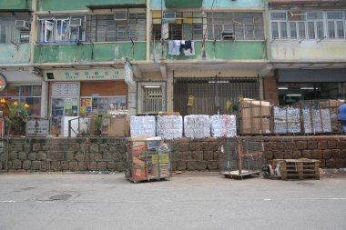 27 Nisan 2013 Tong Lau, Quarry Körfezi 'ndeki eski bina.