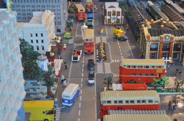 11 Mayıs 2013 Plastikten yapılmış, şehir hayatı oyuncaklarla dolu