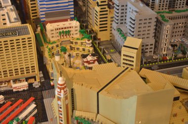 11 Mayıs 2013 Plastikten yapılmış, şehir hayatı oyuncaklarla dolu