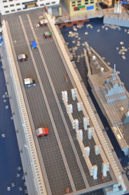 11 Mayıs 2013 Plastikten yapılmış, şehir hayatı oyuncaklarla dolu