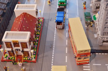 11 Mayıs 2013 Plastikten yapılmış, şehir hayatı oyuncaklarla dolu