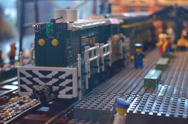 11 Mayıs 2013 Plastikten yapılmış, şehir hayatı oyuncaklarla dolu