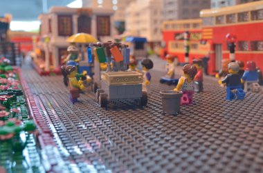 11 Mayıs 2013 Plastikten yapılmış, şehir hayatı oyuncaklarla dolu