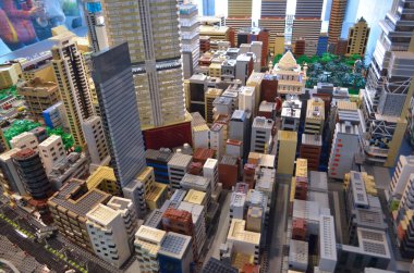 11 Mayıs 2013 Plastikten yapılmış, şehir hayatı oyuncaklarla dolu