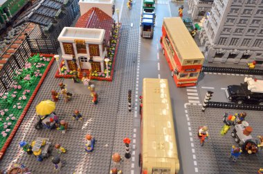 11 Mayıs 2013 Plastikten yapılmış, şehir hayatı oyuncaklarla dolu