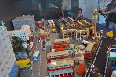 11 Mayıs 2013 Plastikten yapılmış, şehir hayatı oyuncaklarla dolu