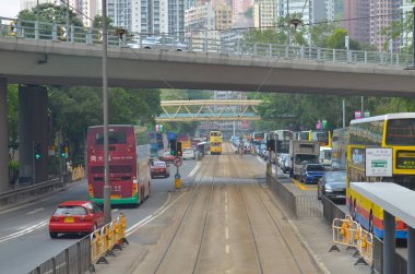 11 Mayıs 2013 Causeway Körfezi 'ndeki ünlü tramvaylarla şehir manzarası