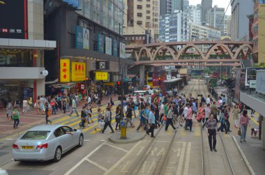 11 Mayıs 2013 Causeway Körfezi 'ndeki ünlü tramvaylarla şehir manzarası