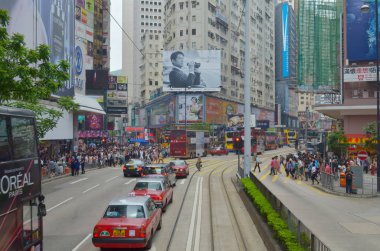 11 Mayıs 2013 Causeway Körfezi 'ndeki ünlü tramvaylarla şehir manzarası