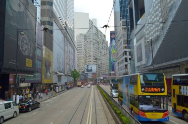 11 Mayıs 2013 Causeway Körfezi 'ndeki ünlü tramvaylarla şehir manzarası