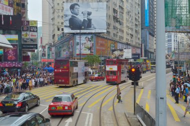 11 Mayıs 2013 Causeway Körfezi 'ndeki ünlü tramvaylarla şehir manzarası