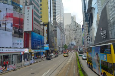 11 Mayıs 2013 Causeway Körfezi 'ndeki ünlü tramvaylarla şehir manzarası