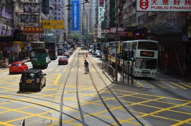 18 Mayıs 2013 Wan Chai, Hk 'deki ünlü tramvaylı şehir manzarası.