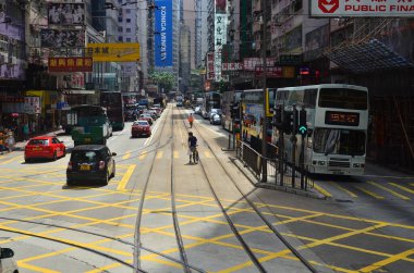 18 Mayıs 2013 Wan Chai, Hk 'deki ünlü tramvaylı şehir manzarası.