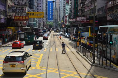 18 Mayıs 2013 Wan Chai, Hk 'deki ünlü tramvaylı şehir manzarası.