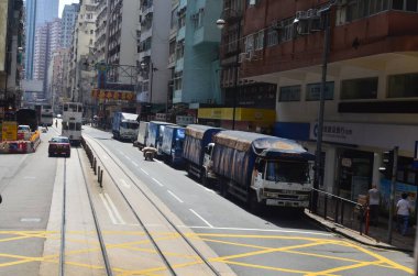 18 Mayıs 2013 Sheung Wan, Hk 'de ünlü tramvaylar ile şehir manzarası