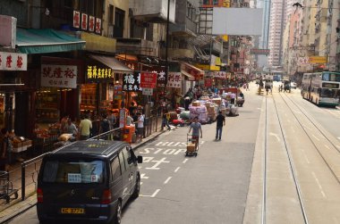 18 Mayıs 2013 Sheung Wan, Hk 'de ünlü tramvaylar ile şehir manzarası