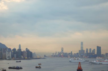 21 Mayıs 2013 Kwun Tong Tsai Wan 'da Hong Kong Skyline' ı
