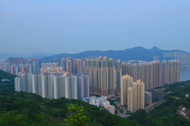 12 Temmuz 2013 Tiu Keng Leng 'deki modern iskan binası.