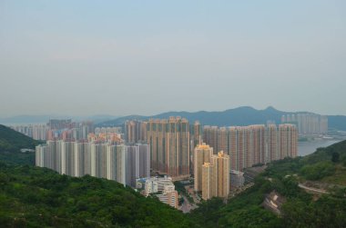 12 Temmuz 2013 Tiu Keng Leng 'deki modern iskan binası.