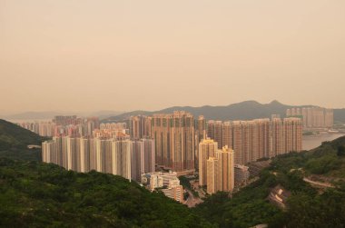 12 Temmuz 2013 Tiu Keng Leng 'deki modern iskan binası.