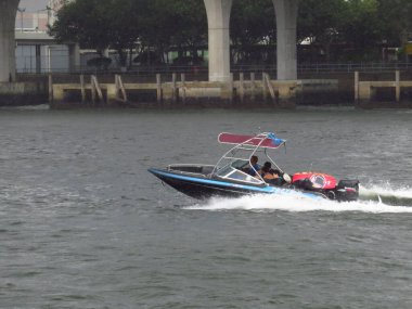 Gemi 20 Temmuz 2013 'te Hong Kong Victoria Limanı' nda.