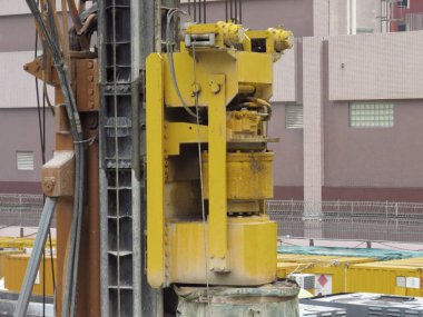 Hong Kong 'daki inşaat sahasında.