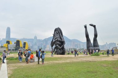 2013 may 4 the big Balloon animal group display at outdoor