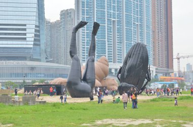 2013 may 4 the big Balloon animal group display at outdoor