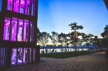 2013 Aug 8 The Waterfront Boardwalk in Kwun Tong Promenade