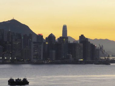 2013 Aug 5 the Kowloon Peninsular, the Twilight of summer