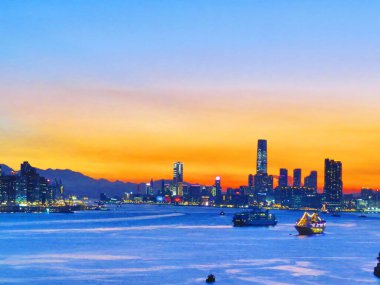 2013 Aug 5 the Kowloon Peninsular, the Twilight of summer