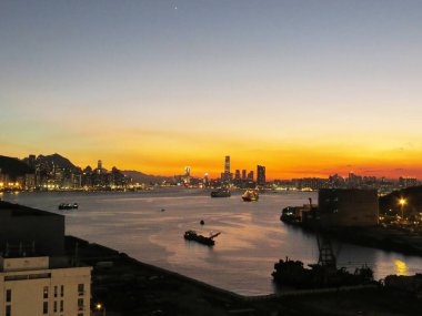 2013 Aug 5 the Kowloon Peninsular, the Twilight of summer