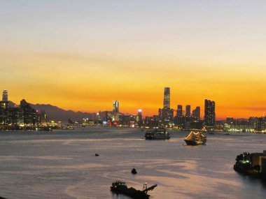 2013 Aug 5 the Kowloon Peninsular, the Twilight of summer