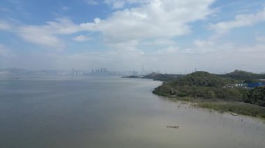 Manzara Deep Bay, Lau Fau Shan, Hong Kong, 18 Şubat 2023