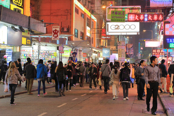 10 декабря 2013 Sai Yeung Choi Street at mong kok