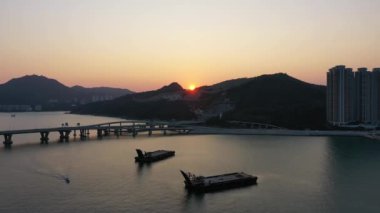 Cross Harbor Köprüsü yapımı, Tseung Kwan O, 30 Nisan 2022.