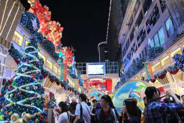 Çin 'deki yeni yıl kutlamaları için binalar aydınlatıldı. 14 Kasım 2013