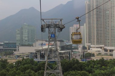 Ngong Ping 360 hava teleferiği veya gökyüzü tramvayı 28 Eylül 2013