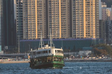 5 Mart 2023, Victoria Limanı 'ndan geçen bir Star Feribot. hk